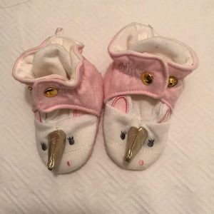 Baby Girl 0-3 mo Unicorn Booties with two snap closure soft cotton great